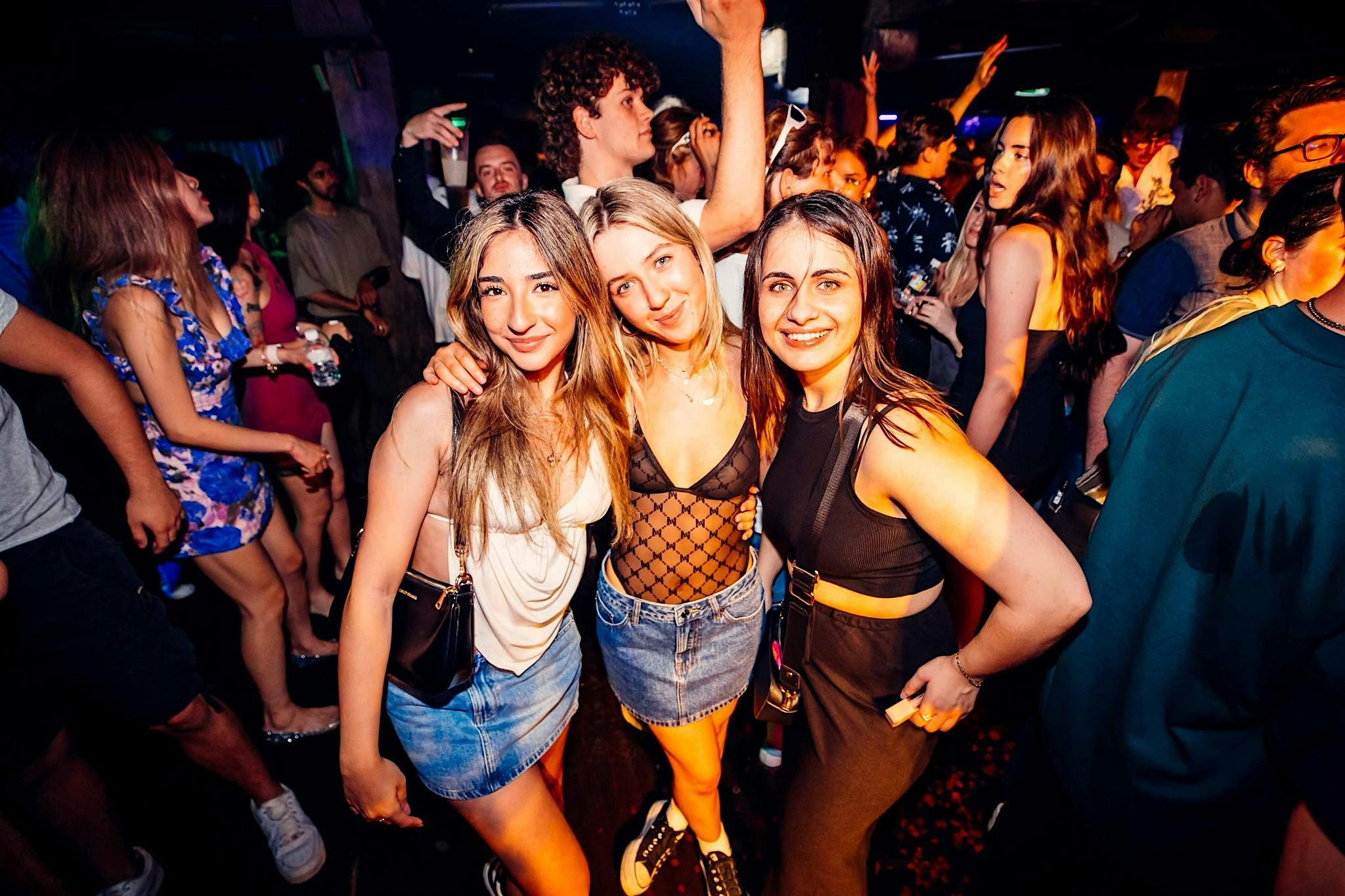 UOFT LATIN SATURDAYS @ NEST | LADIES FREE + 1 FREE DRINK